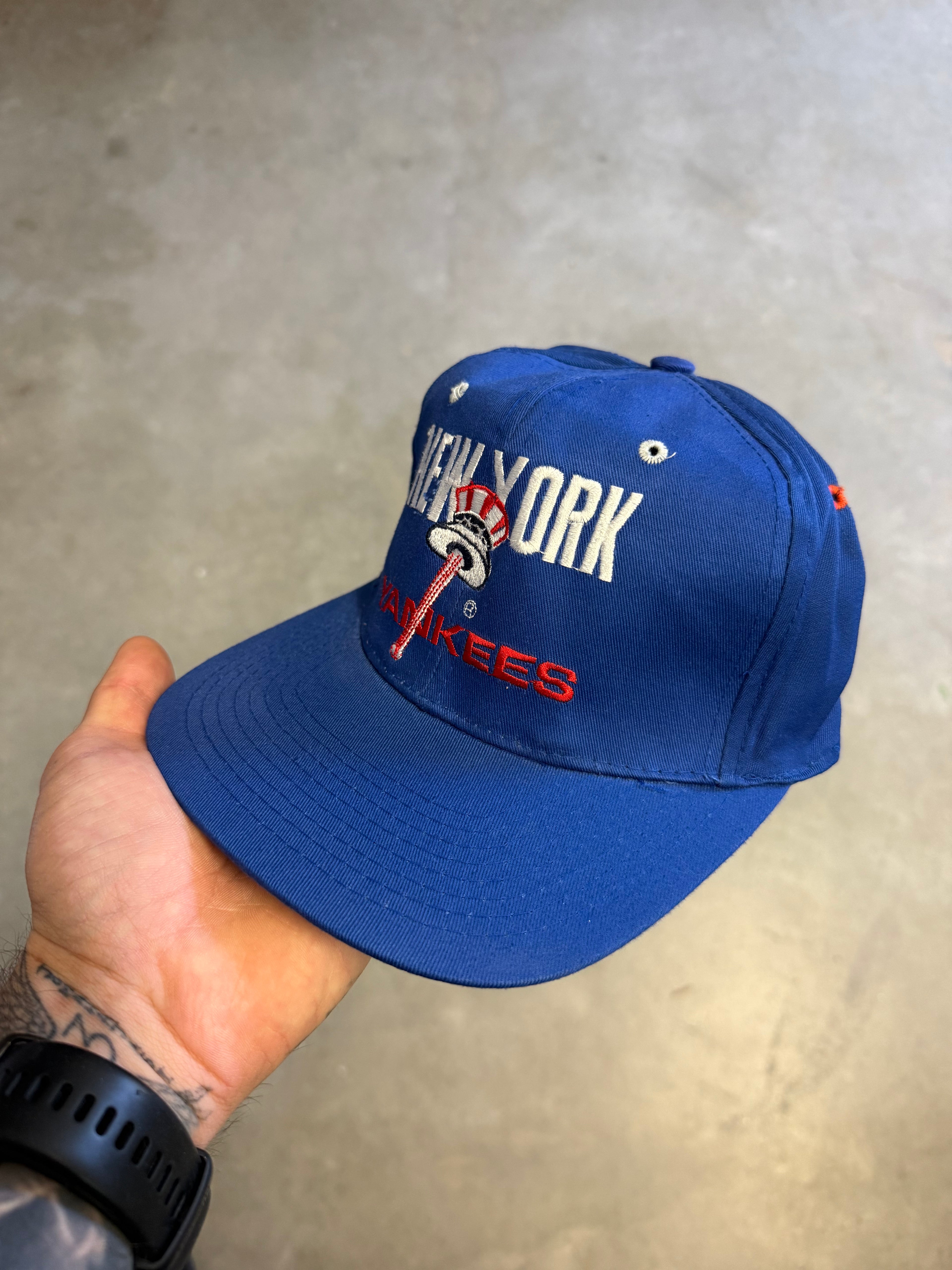 Vintage New York Yankees - Statue of Liberty bat logo SnapBack