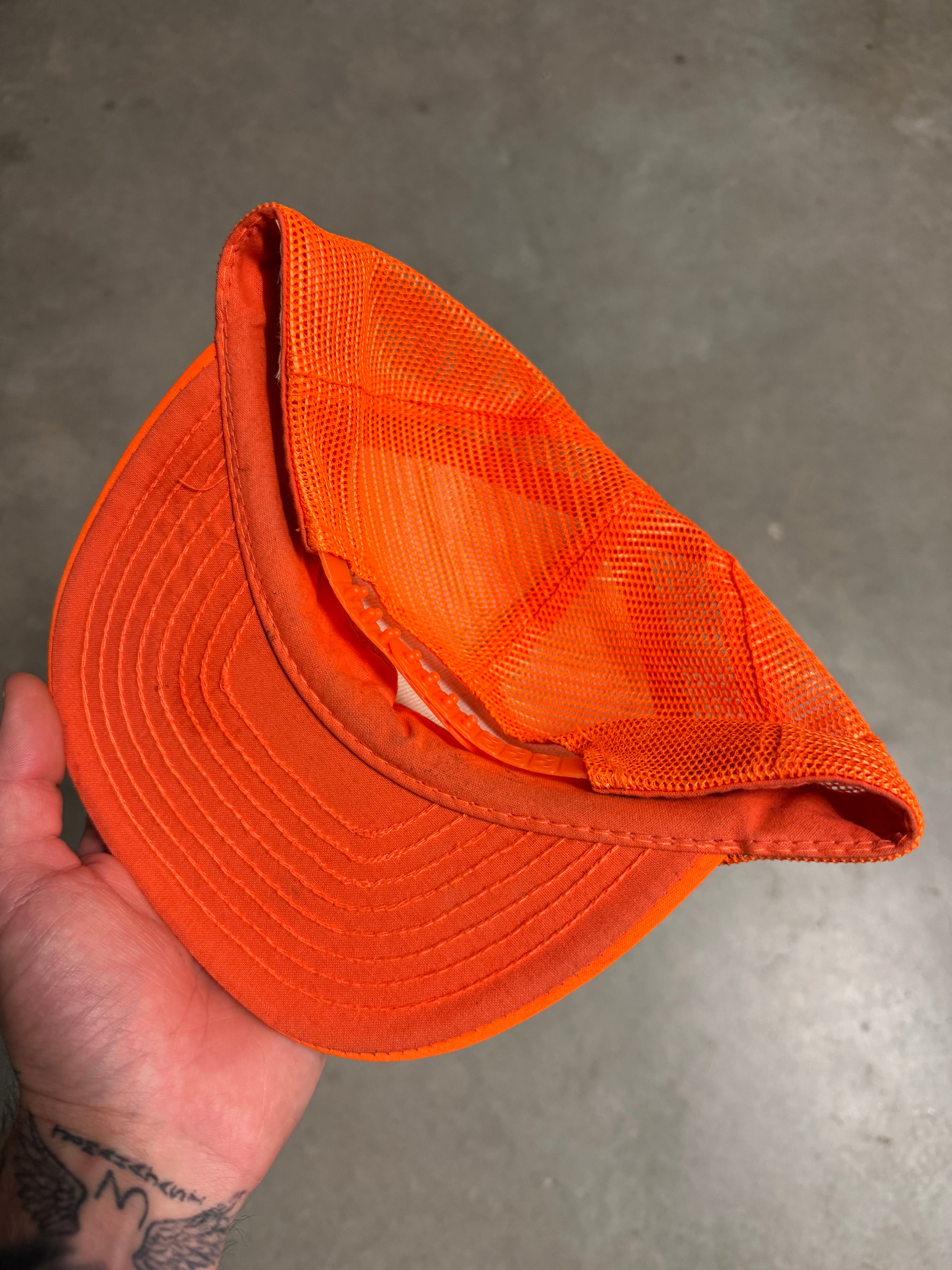 Vintage ‘Barton contractors’ trucker cap